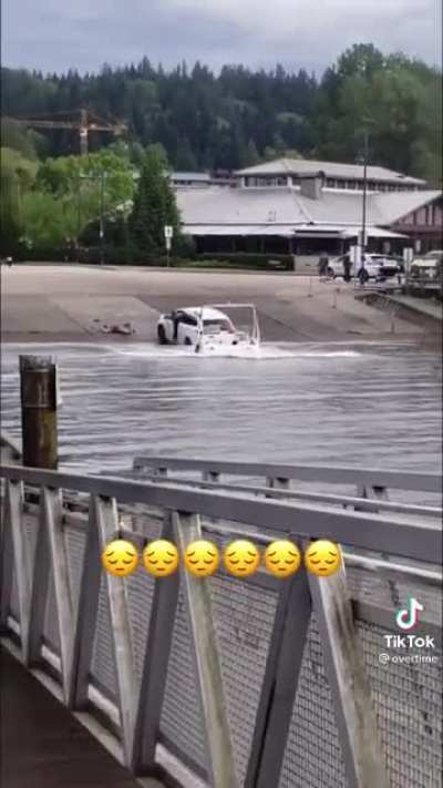 Boat launch fail almost gets a man seriously hurt