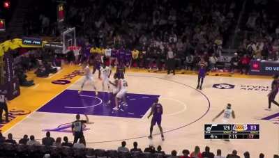 [Highlight] Lebron yolos a stepback 3 with 18 seconds on the shot clock and airballs