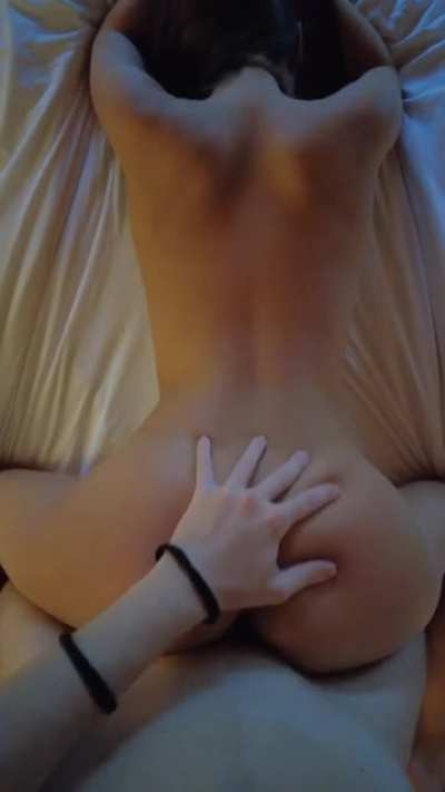 Guys love how bouncy I am when I ride their cock 😇
