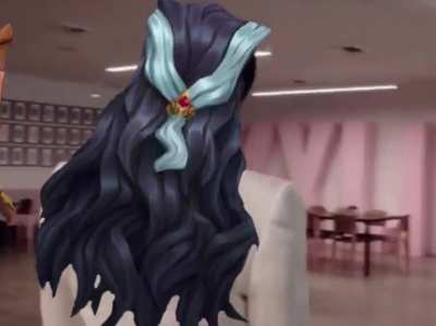 Renatass Glascock on her way to Glasc Industries&trade;️ to make a new eye shadow palette 👁️ for the girlies💅 in Zaun and Piltover 🏙️🌆