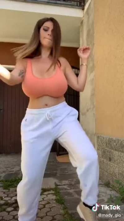 bouncy boobs