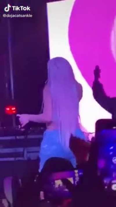 👏