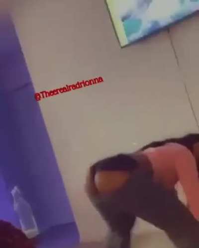 😝