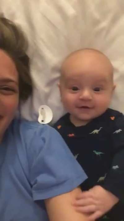 Baby can&rsquo;t believe seeing two mommies