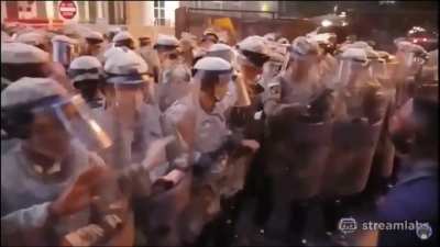 "Close the gap!": ex-military Protester in DC teaches National Guard how to form a phalanx
