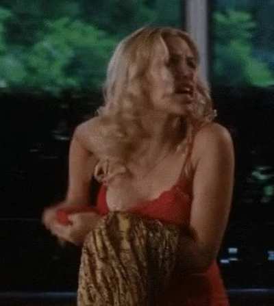 Scarlett Johansson's jiggling tits. Titfuck on them would be heavenly
