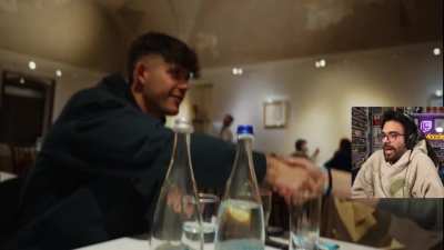Diffidate da chi tiene le mani nel pacco a cena fuori