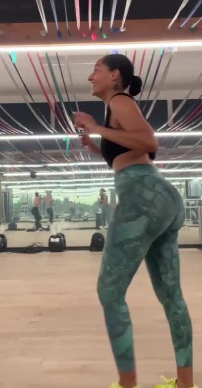 Tracee Ellis Ross booty jiggle 😍