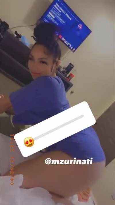 😁