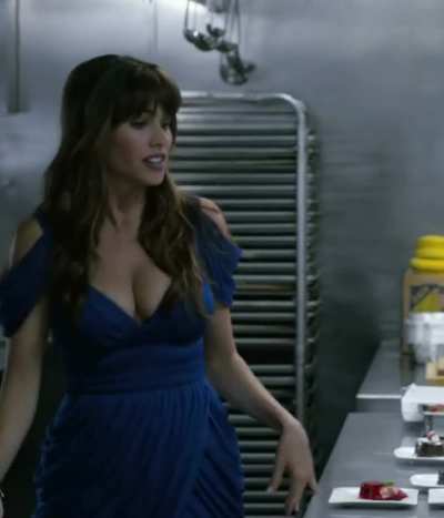 Sofia Vergara busty cleavage in "New Year's Eve" (2011)