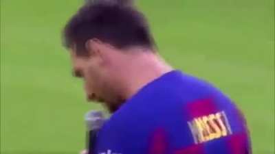 oh no messi, qué has hecho, eras mi héroe noooooooooooooo