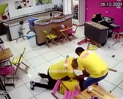 Newbie trying to rob a shop