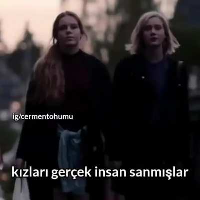 Kızların ger&ccedil;ek olmadığına dair ayrıntılı bilgi i&ccedil;eren bir video l&uuml;tfen yayalım yayalım