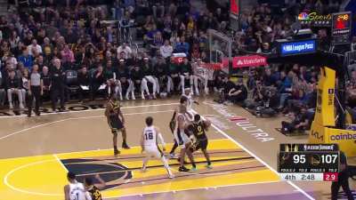 [Highlight] Steph welcomes Wemby to the league as he relocates for the three after hesitating to challenge him in the paint