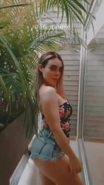 ese outfit le queda perfecto