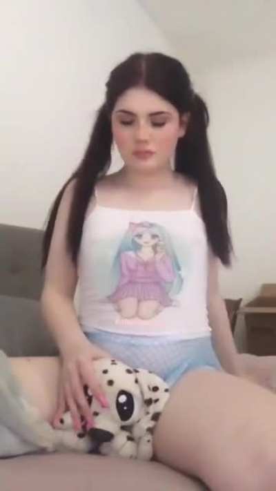 <3