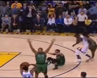 Draymond Green masterclass in off ball screening