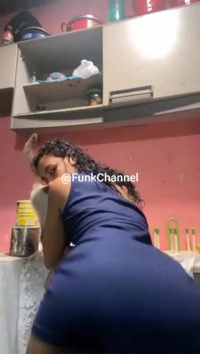 Novinho dançando funk 🤤🤤