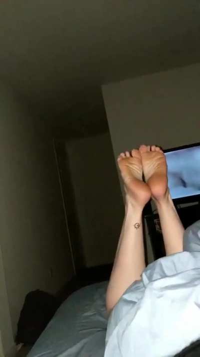 Sexy Feet in the pose🥵