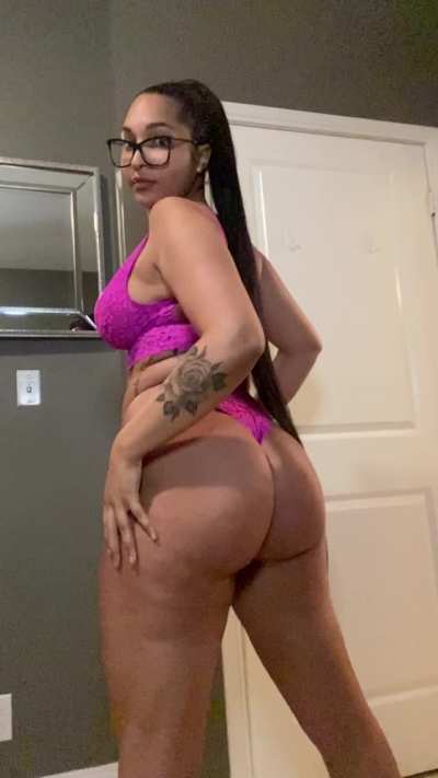Come spank me 😍