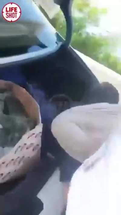 А это видимо брат жены Жорика Вартанова. Стал на ДПС быковать, можете себе представить?)