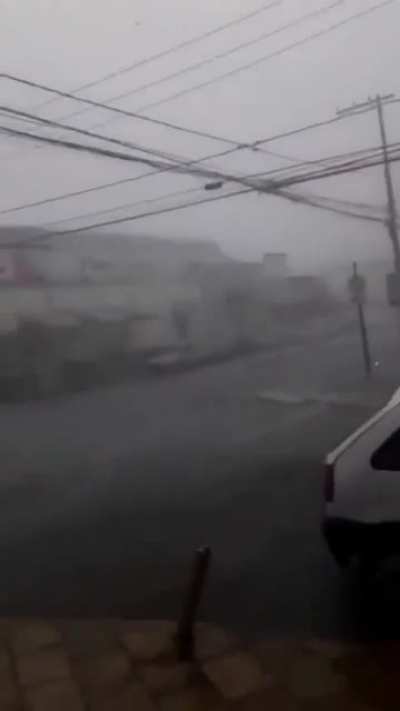 Andre no meio de tempestade inc&ecirc;ndio apag&atilde;o fantasma e amn&eacute;sia