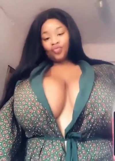 Just a little Kim manana peekaboob