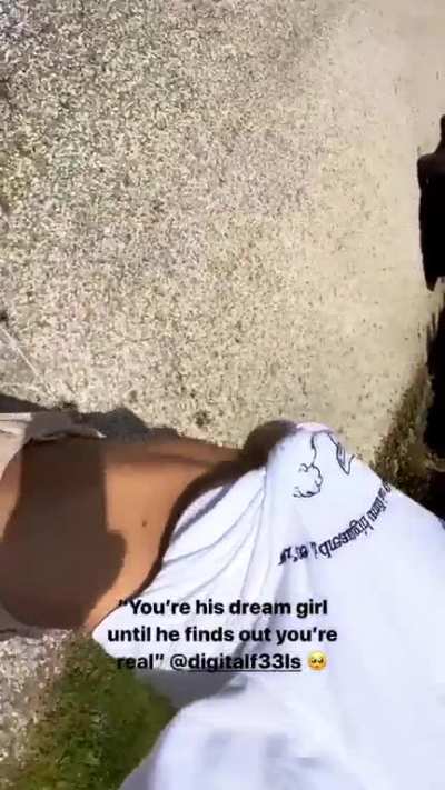 😳UNDERBOOB😳