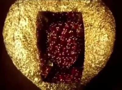In 1953, Salvador Dal&iacute; created &ldquo;The Royal Heart,&rdquo; a gold jewelry piece with 46 rubies, 42 diamonds, and a hidden mechanism that made it beat like a living heart.