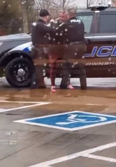 Amateur video captures Butler Township, OH police officer punching black woman in the head