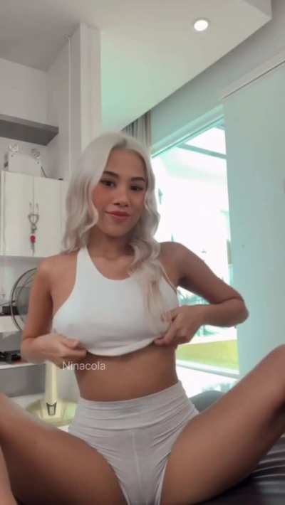 Do you miss seeing my boobs drop? 😳 I&rsquo;m back to make your day