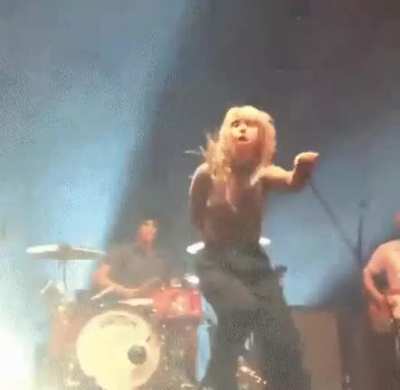Stage bounce