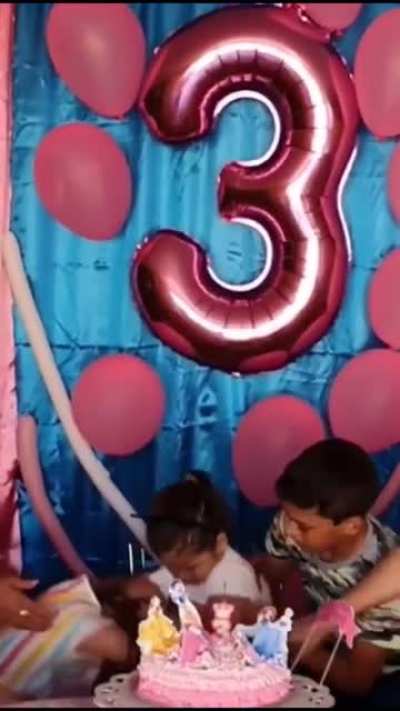Esa ni&ntilde;a parece la mala de las telenovelas 🤣
