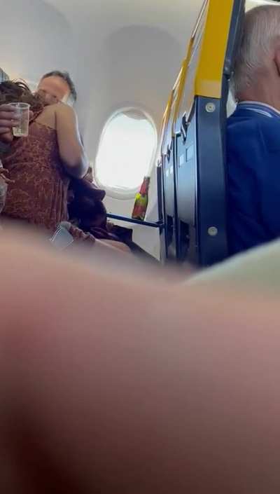 Airplane Blowjob&hellip;nobody&rsquo;s going to notice.