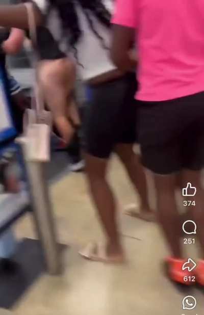 Man exposes himself in Walmart faces immediate street justice