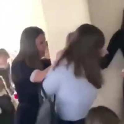 Quando eu sou apelidado de tiro ao alvo na escola (cr&eacute;ditos ao canal v&iacute;deos engra&ccedil;ados obrigado)
