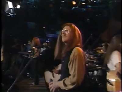 Weird Al Yankovic performs a live rendition of "Headline News" with the Crash Test Dummies (August, 1994)