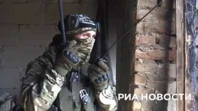 RU POV: A report about the storming of a clothing factory in Bakhmut by PMC Wagner fighters.
