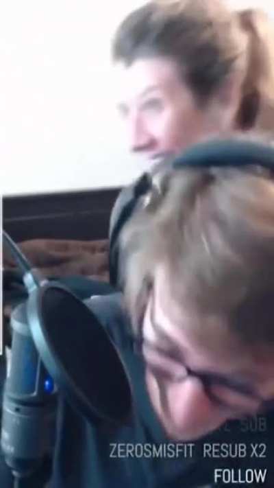 Would have been even better if a bro walked instead ( ͡&deg; ͜ʖ ͡&deg;)