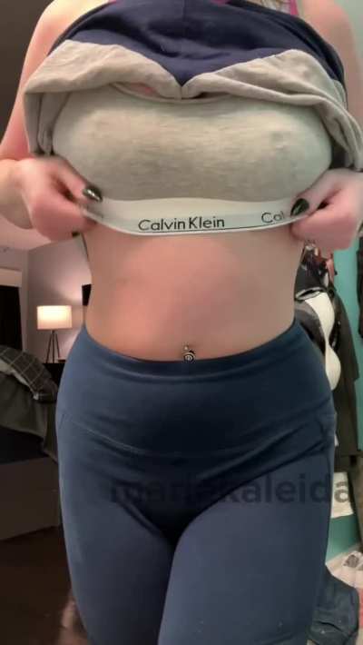 The mommy milkers I&rsquo;m hiding under my gym clothes 😉