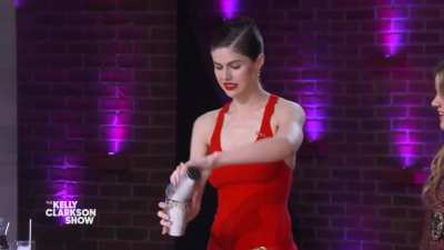 Alexandra Daddario gets behind the bar (01/04/23)