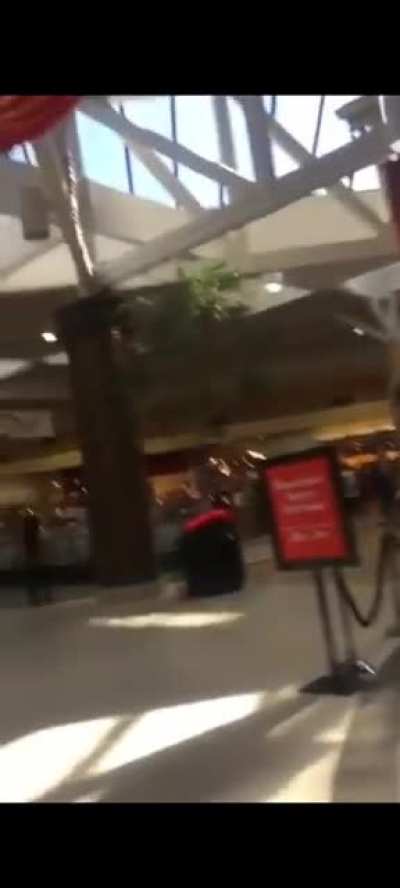 Pastor goes to the mall to tell all kids present there that Santa Claus doesn't exist