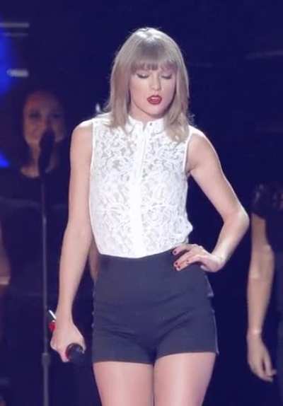 Taylor is absolute sex goddess