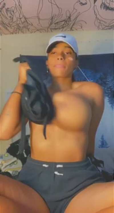 Any Lovers Of Big Boobs ? ( Her Leeked Content In Comments )