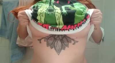 My boobs need someone to play with them 😭