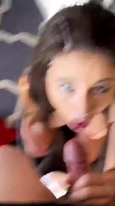 Blooper leads to cute facial showoff