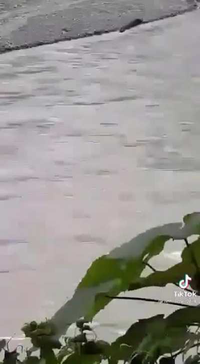 No context for this video. Only an explosion.