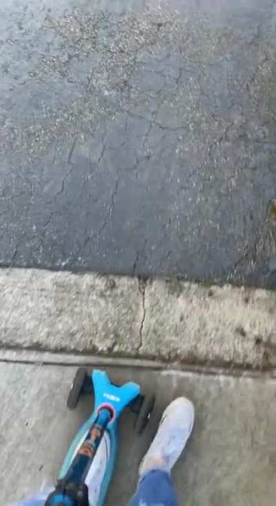 I don&rsquo;t know how to ride a scooter