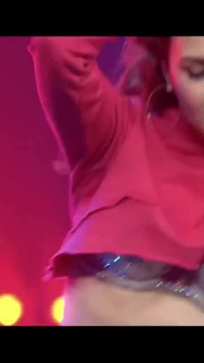 If you ever feel useless, think about Elli&rsquo;s Red T-shirt.