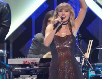 I LOVE GODDESS IN THIS OUTFIT